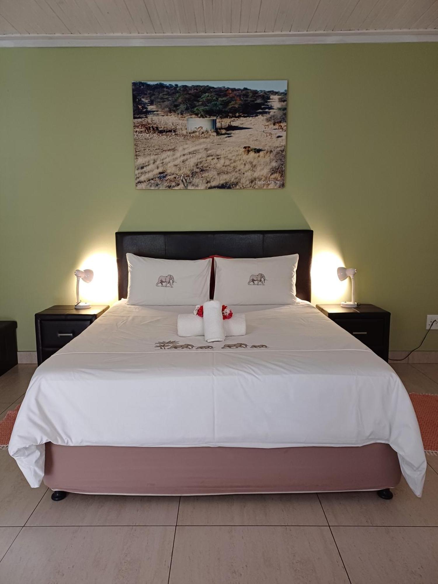 Capbon Guesthouse Виндхук Экстерьер фото