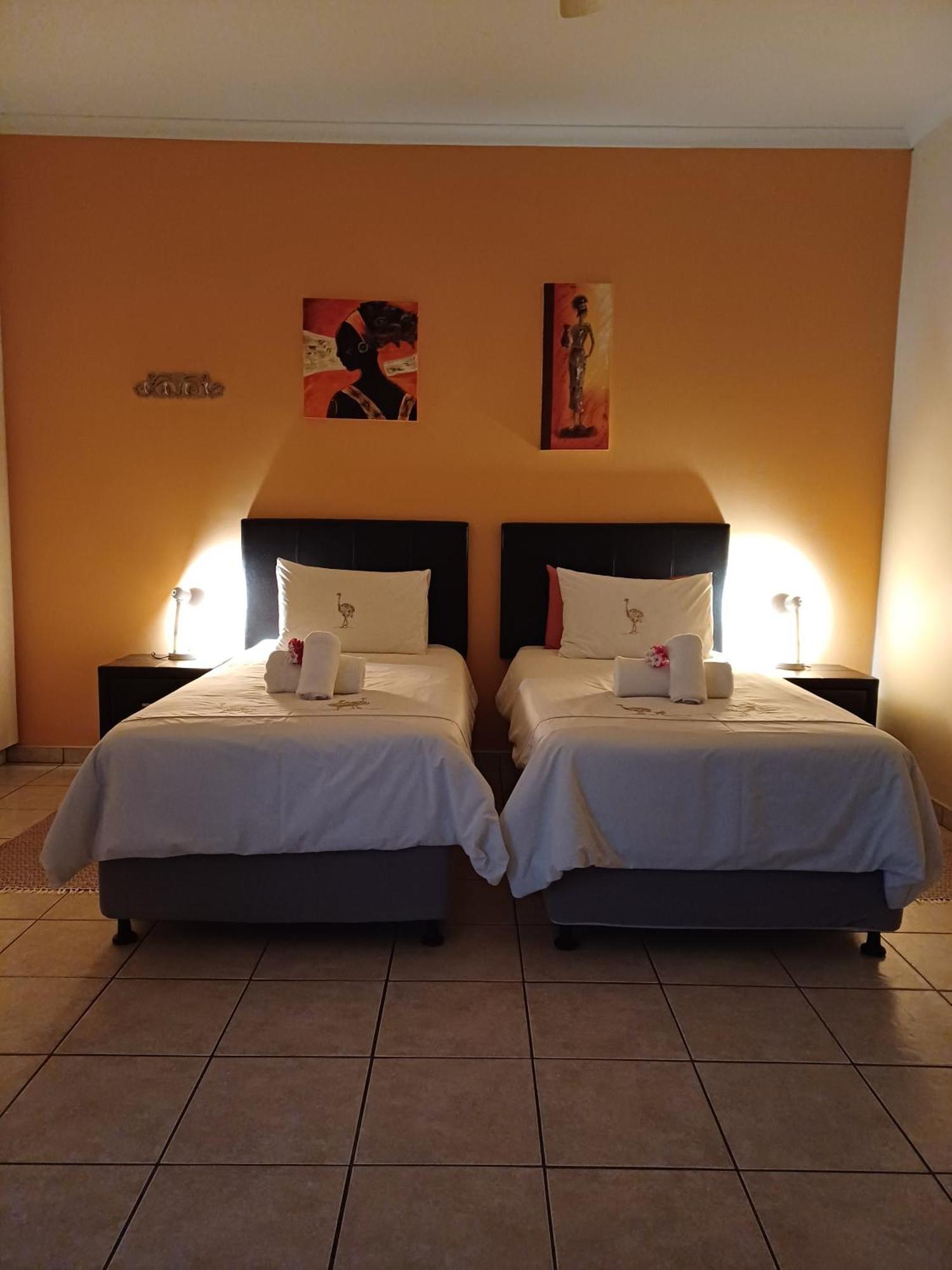 Capbon Guesthouse Виндхук Экстерьер фото